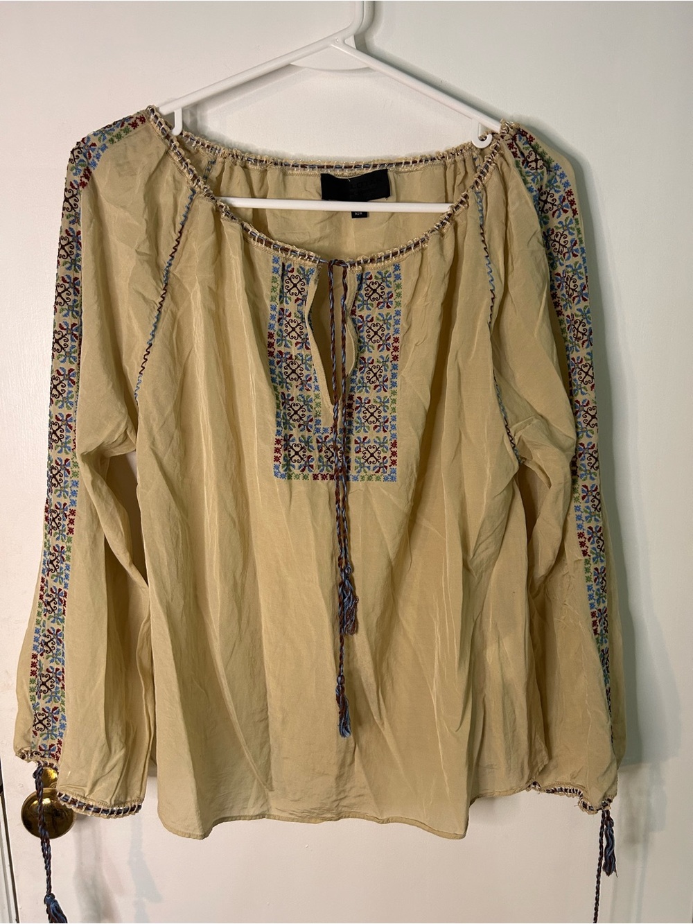 NILI LOTAN DIANDRA LIGHT BEIGE EMBROIDERED BOHEMIAN BLOUSE SIZE MEDIUM